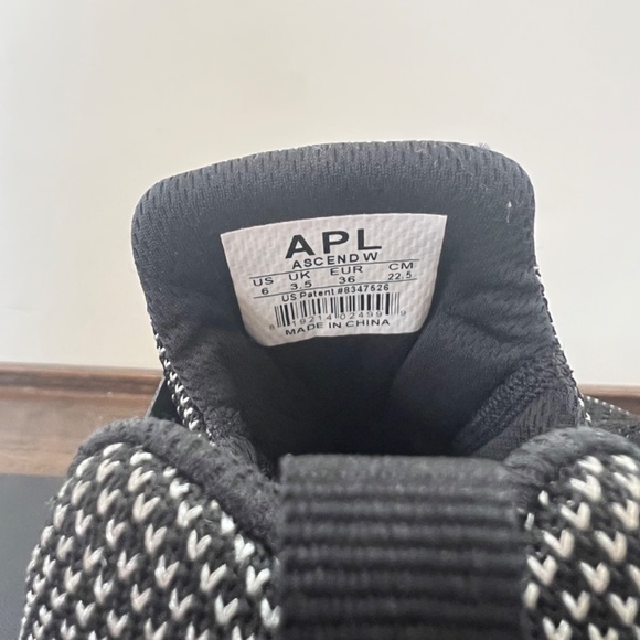 APL shoes size 6 - Picture 2 of 3
